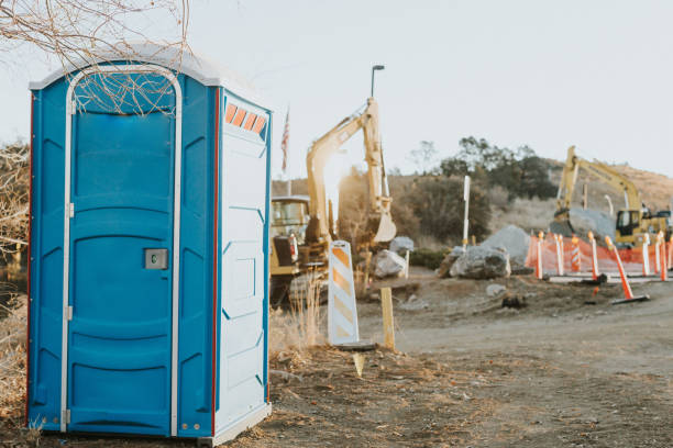 Porta potty delivery and setup in Colona, IL